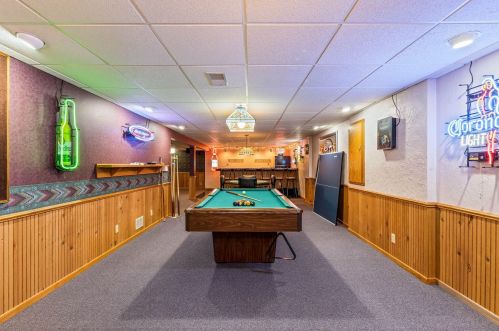 12890 Scarborough Ct, Waukesha WI  53151-6128 exterior