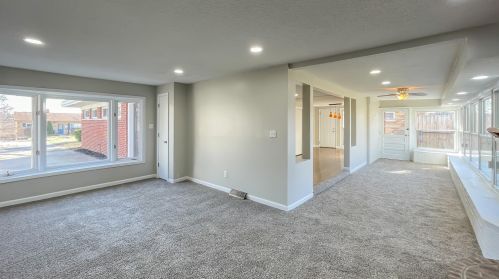 137 Roger Ln, Florence KY  41042-2336 exterior