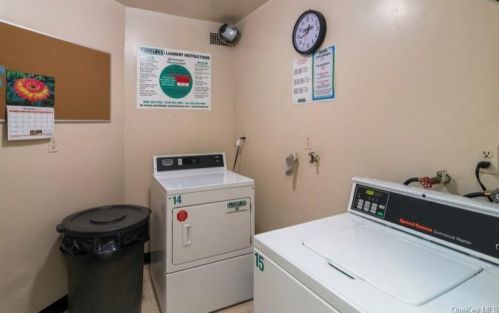 12 Old Mamaroneck Rd, White Plains NY  10605-2010 exterior