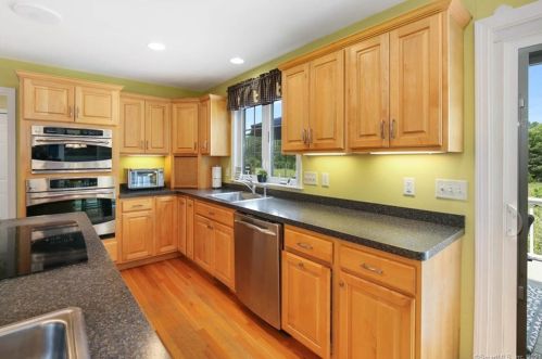 37 Haley Meadow Rd, Norwich, CT 06351-1155