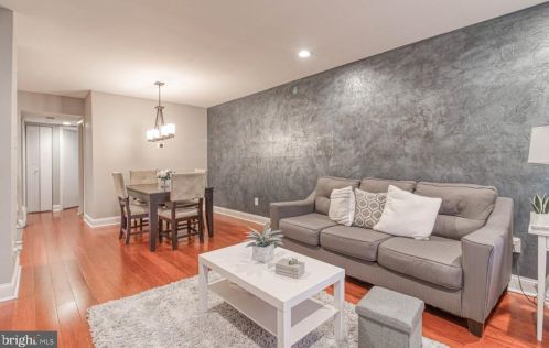 10829 Academy Rd, Philadelphia PA 19154-3901 exterior