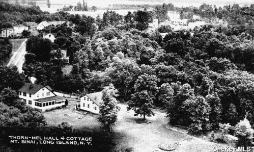 209 Country Rd, Mount Sinai NY  11766-1509 exterior