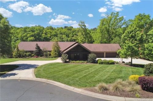 16401 Crosshaven Dr, Charlotte, NC 28278-8614