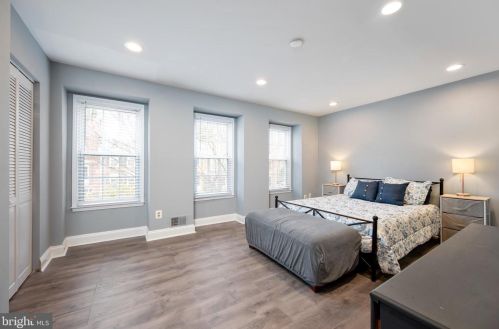 11853 Dunlop Ct, Herndon VA  20191-2709 exterior