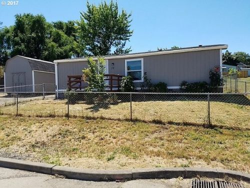 70 Ronald St, Winston, OR 97496-7544