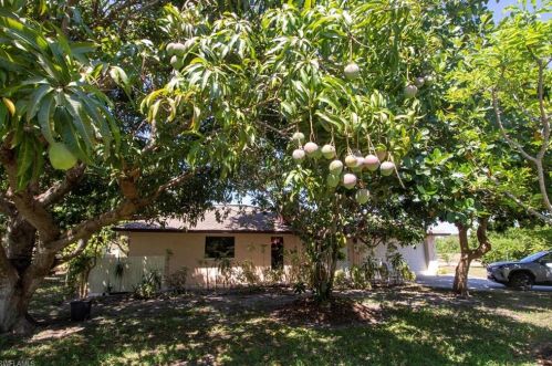 2225 2nd St, Cape Coral FL  33909-2876 exterior