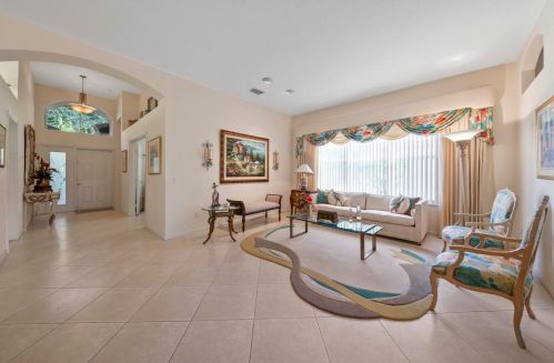 7306 Kea Lani Dr, Boynton Beach, FL 33437-7193