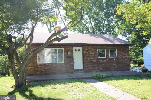 939 Oak Ter, Southampton, PA 18966-3401