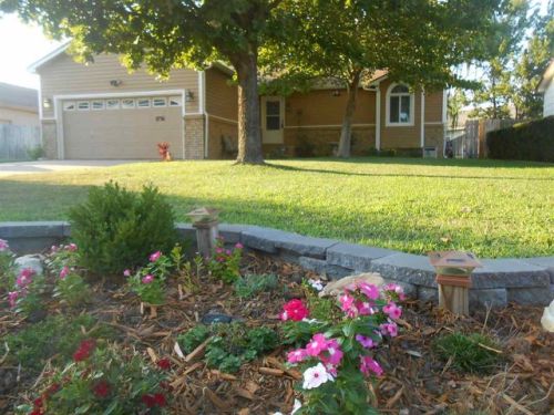 5736 40th St, Wichita, KS 67215-2011