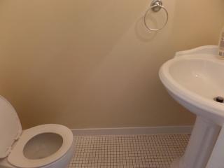 375 Circuit Ln, Newport News VA  23608-2935 exterior