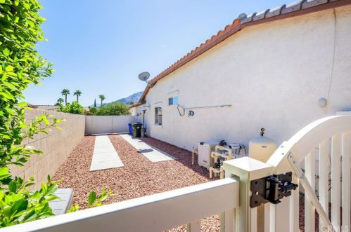 972 Mira Grande, Palm Springs CA  92262-1212 exterior