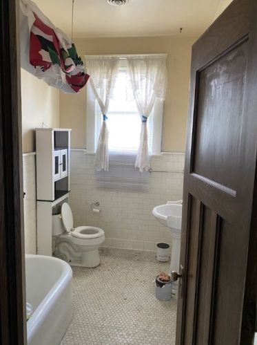 186 Gallatin Ave, Connellsville PA  15425-2986 exterior