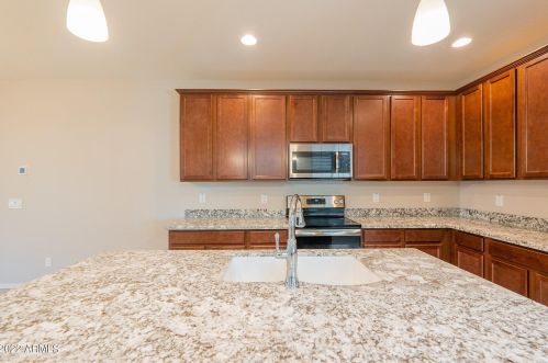 1720 Dogwood Ln, Gilbert AZ  85295-6042 exterior