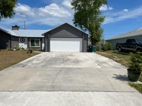 3989 Jarmer Rd, Fort Pierce, FL 34953-3648