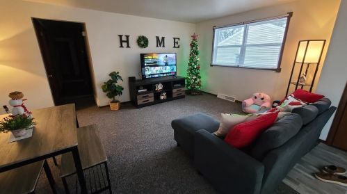 813 Gross Ct, Green Bay, WI 54304-2518