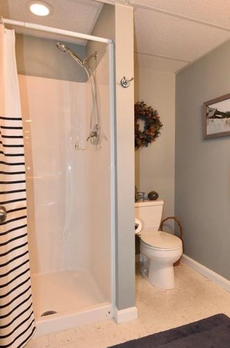 4438 Bachman Dr, Schnecksville PA  18078-2246 exterior