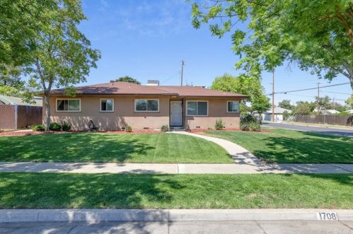 1708 Andrews Ave, Fresno, CA 93705-3228