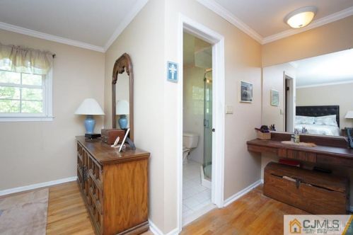 18 Hamilton Dr, East Brunswick NJ  08816-2709 exterior