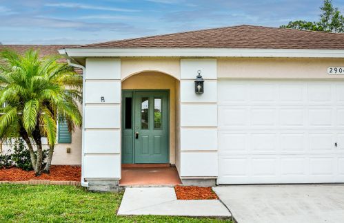 2904 Bella Rd, Fort Pierce, FL 34984-6329