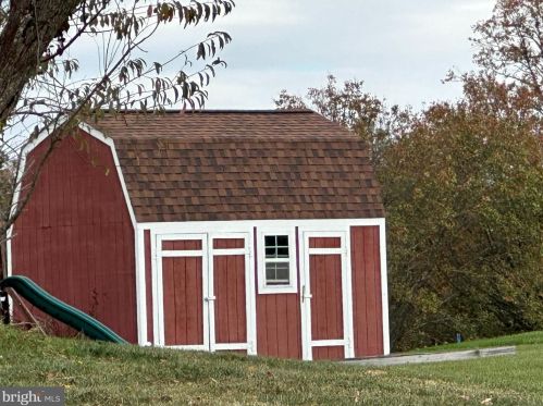 11606 Reid Ln, Nokesville VA  20181-2007 exterior