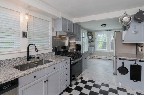 25 Losee Dr, Litchfield CT  06778-2507 exterior