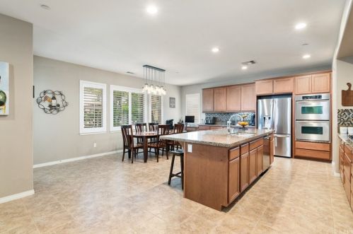 39114 Trail Creek Ln, Temecula CA  92591-7290 exterior