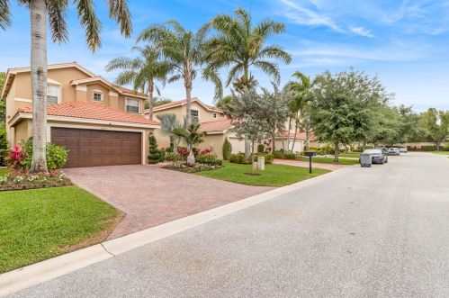 10435 Yarrow Dr, Boynton Beach, FL 33437-7543