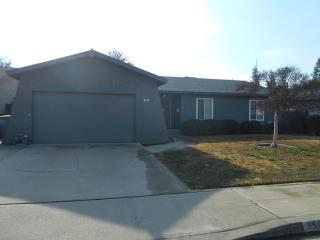 352 Indianapolis Ave, Clovis, CA 93612-5015