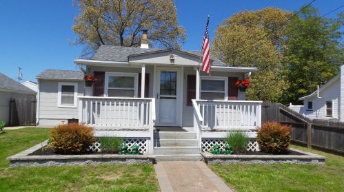 16 Adair Dr, Bricktown, NJ 08723-7402