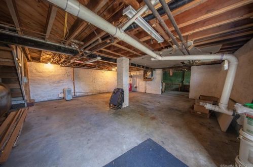 17 Wild Rose Pl, Waterford CT  06385-2328 exterior