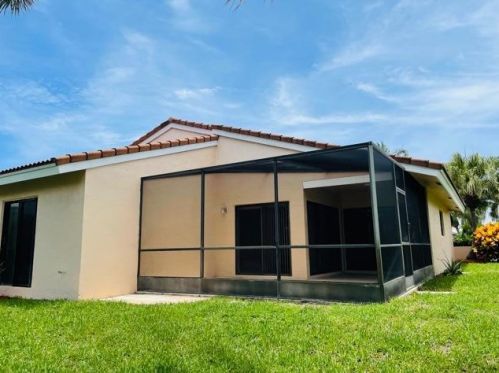 7011 3rd Ave, Boca Raton, FL 33487-2397