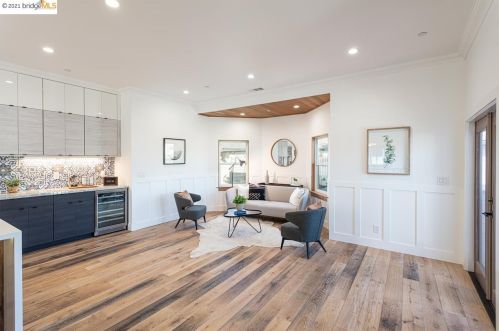 721 44th St, Oakland CA 94608-3404 exterior