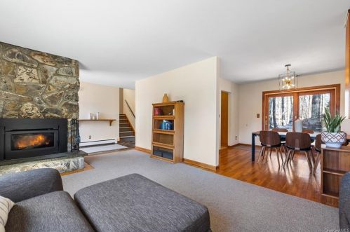 5 Deer Hill Ln, Briarcliff NY  10510-1801 exterior