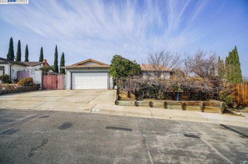 3 El Pintado Ct, West Pittsburg, CA 94565-4322