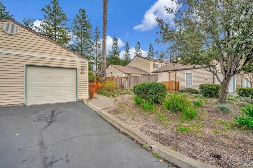 1644 Yardley St, Santa Rosa, CA 95403-2397