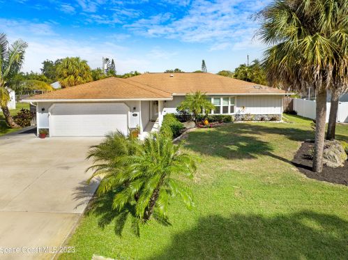 221 Degan Pl, Sebastian FL  32958-4509 exterior