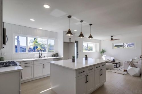 3561 Accomac Ave, San Diego CA  92111-4013 exterior