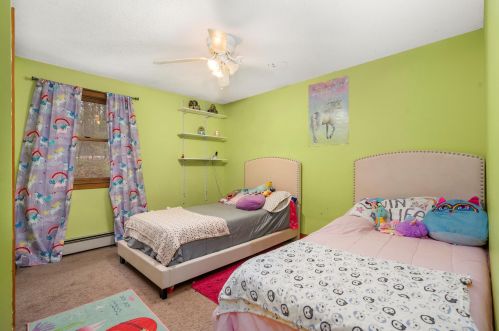 10 Lorri Rd, Derry NH  03038-4112 exterior