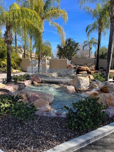 23633 Del Monte Dr, Santa Clarita CA  91355-3387 exterior