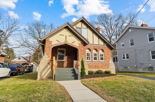 6710 Buckingham Pl, Cincinnati, OH 45227-2517