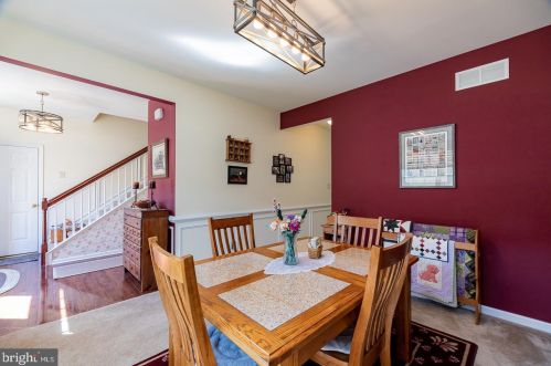 303 8th Ave, Parkesburg PA  19365-1359 exterior