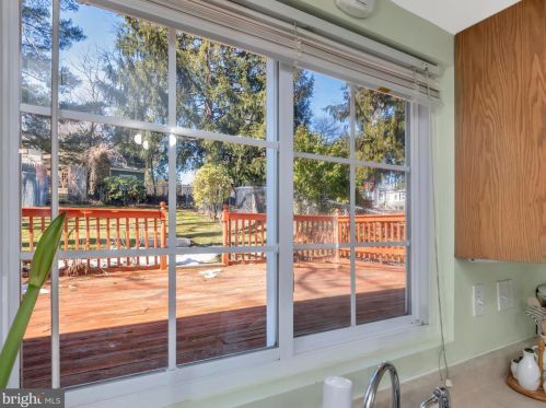 212 Prospect Ave, Downingtown PA 19335-2831 exterior