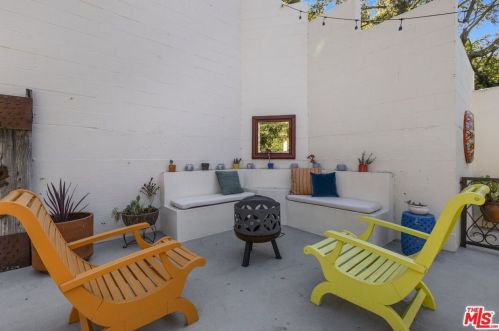 1316 Topanga Canyon Blvd, Topanga CA  90290-4271 exterior