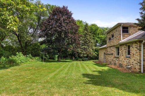 10830 Coldspring Rd, Milwaukee, WI 53228-2558
