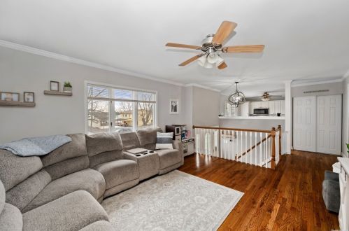 412 Greenbelt Pkwy, Holtsville NY  11742-2231 exterior