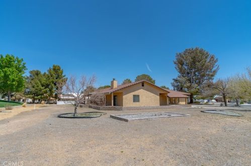 14988 Blue Grass Dr, Helendale CA  92342-7727 exterior