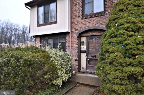 2181 Village Rd, Southampton, PA 18966-2932