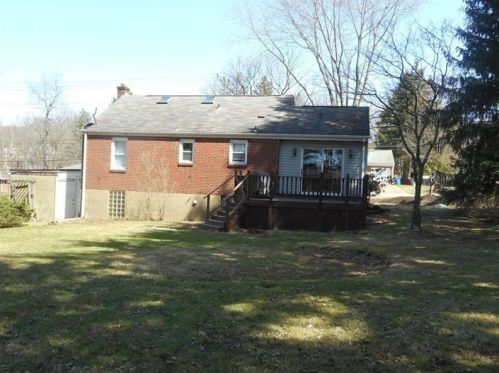 2043 Hulton Rd, Verona PA  15147-3806 exterior