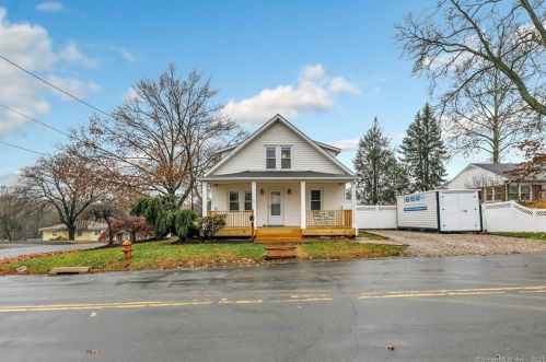 64 Cornhill St, Bridgeport, CT 06606-2601