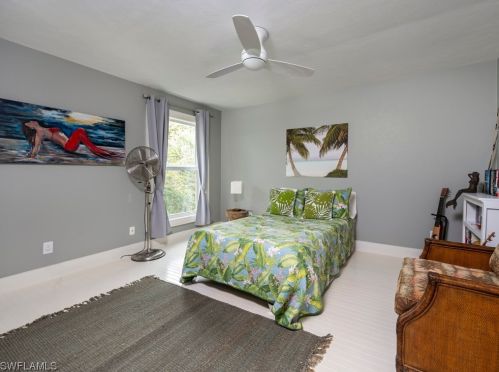 5690 Pne Tree Dr, Sanibel FL 33957-2304 exterior